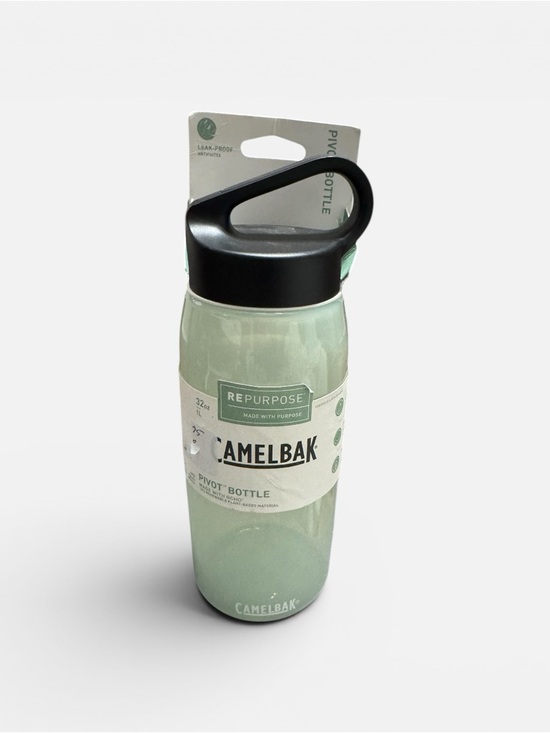 Camelbak Other - NWT Camelbak 32oz Pivot Bottle Made with Echo